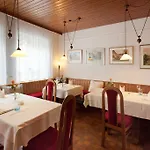 Lebert Restaurant Guest house