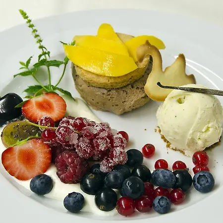 Lebert Restaurant 3*