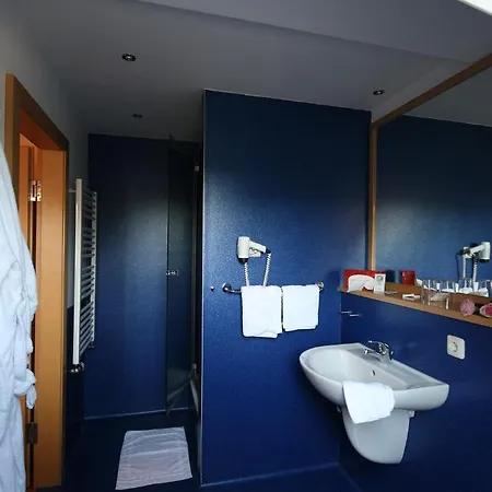 Lebert Restaurant Guest house